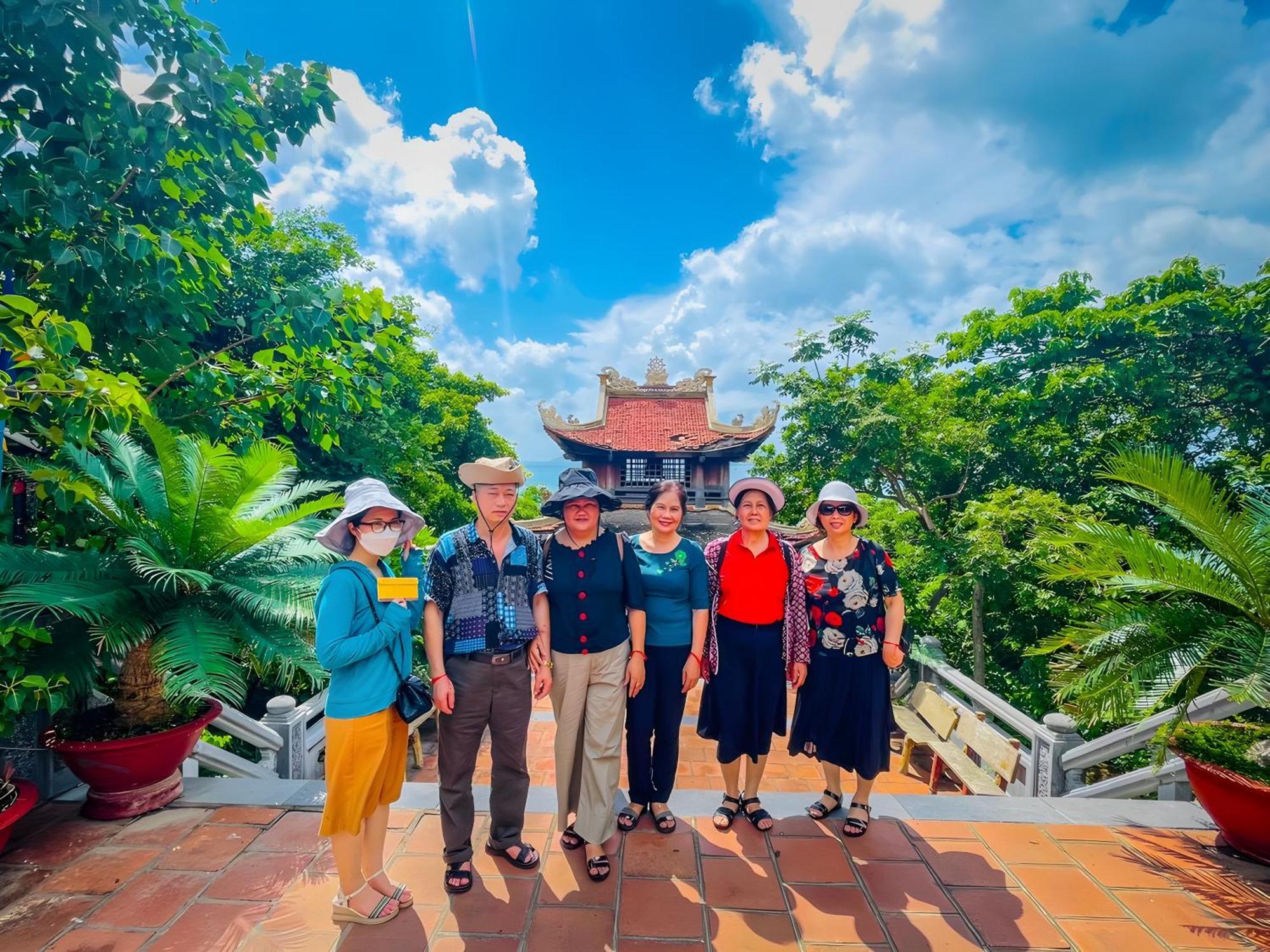 Duy Canh Homestay Chi Khu Co Ong Esterno foto